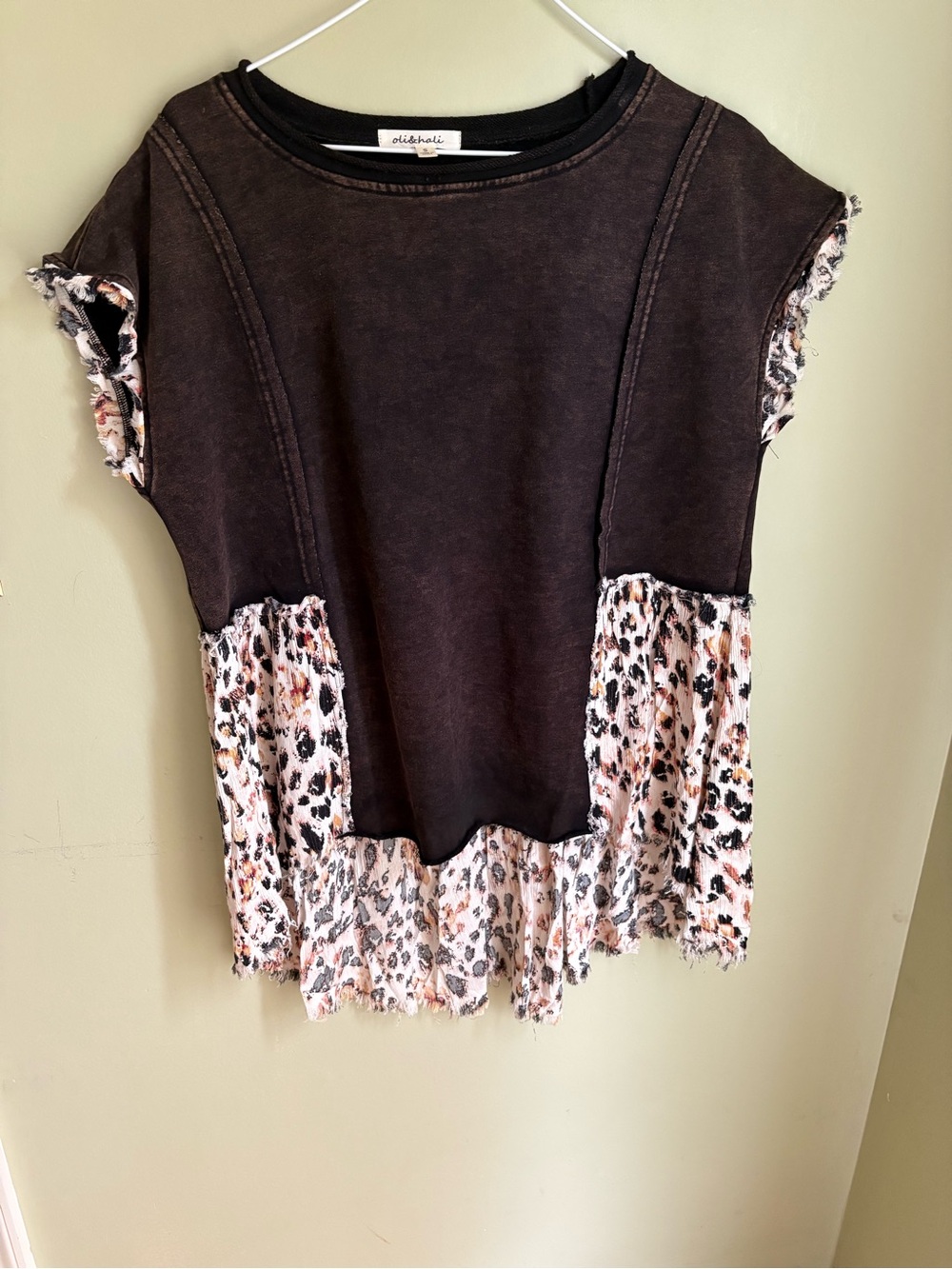 Oli & Hali High Low Top. Sleeveless Brown Top w/Leopard Print Panels. Size Small - Picture 5 of 15